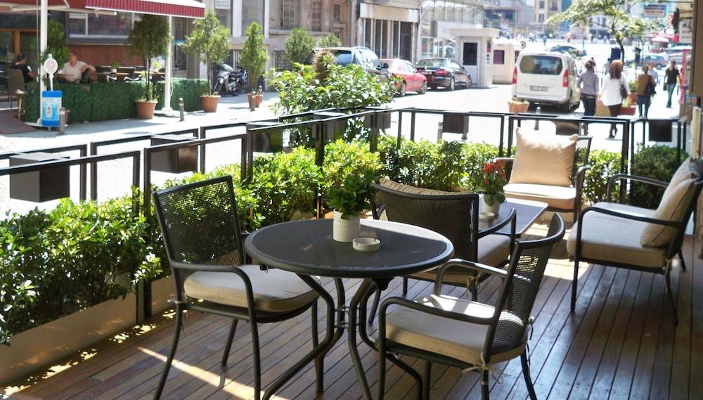 Four Points Flex By Sheraton Istanbul Taksim Square Eksteriør bilde