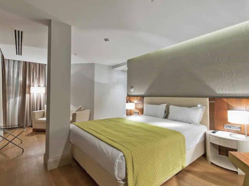 Four Points Flex By Sheraton Istanbul Taksim Square Eksteriør bilde